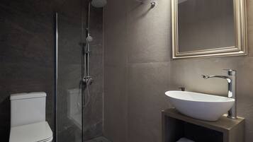 Superior Double Room | Bathroom