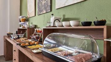 Free daily buffet breakfast