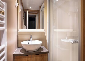 Chalet (Evasion) | Bathroom - Huttopia Wattwiller (Wattwiller)