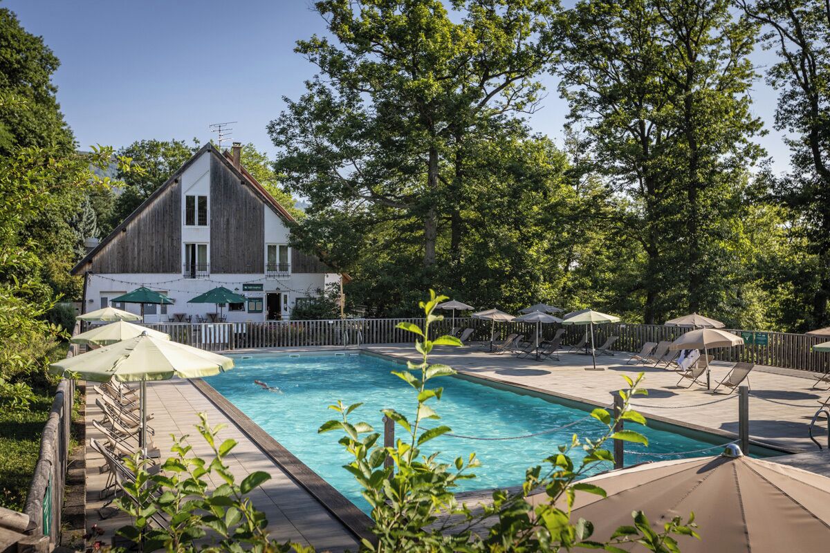 Piscine couverte, piscine extérieure (ouverte en saison)