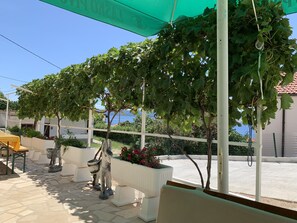 Terrace/patio - Apartment 1 with pool and amazing sea view (Lokva Rogoznica)