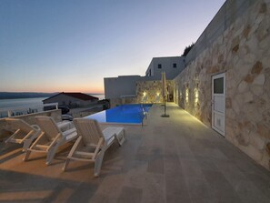 Outdoor pool - Apartment 1 with pool and amazing sea view (Lokva Rogoznica)
