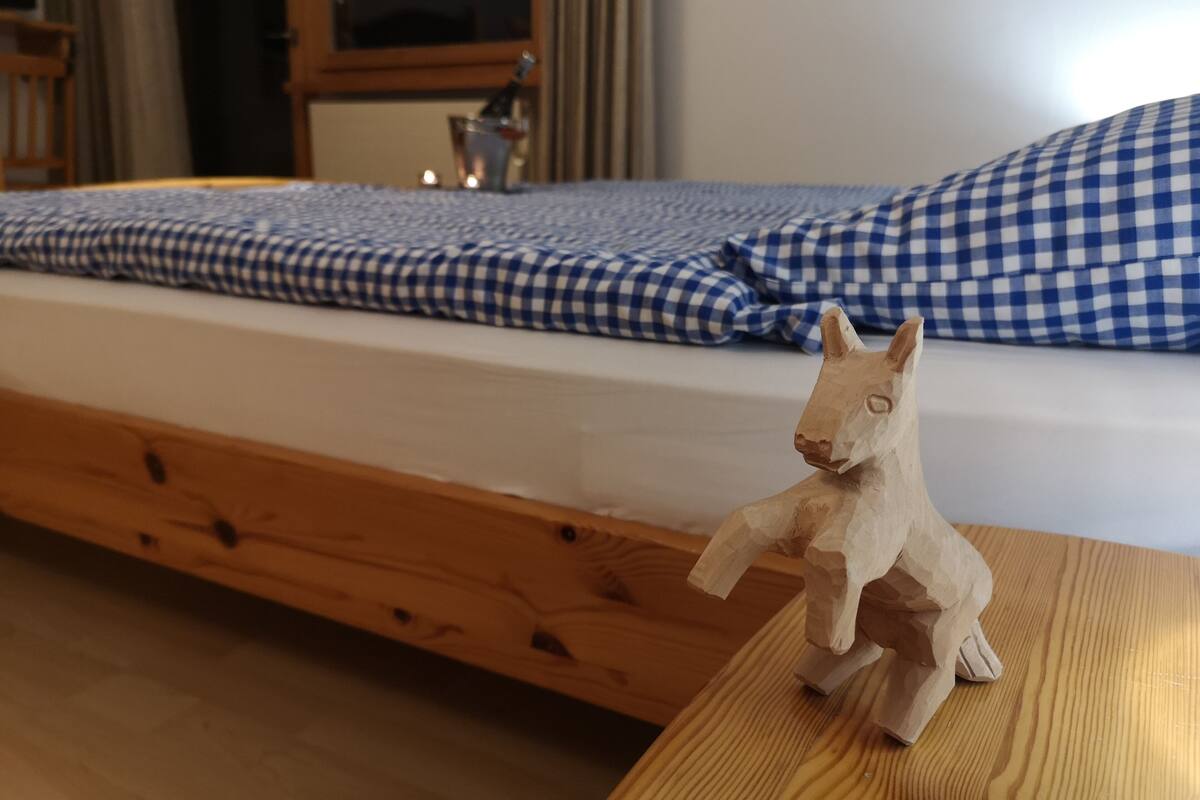 Familjerum (Familienzimmer 10) | Duntäcken, individuell inredning, ljudisolering och gratis wi-fi