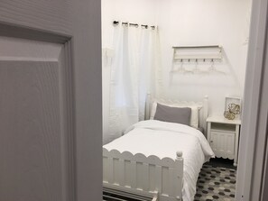 Departamento ejecutivo, 2 habitaciones, cocina, vista a la ciudad | Cortinas blackout, tabla de planchar con plancha y wifi gratis