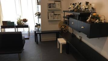 Executive Apartment, 2 Bedrooms, Kitchen, City View | Living area