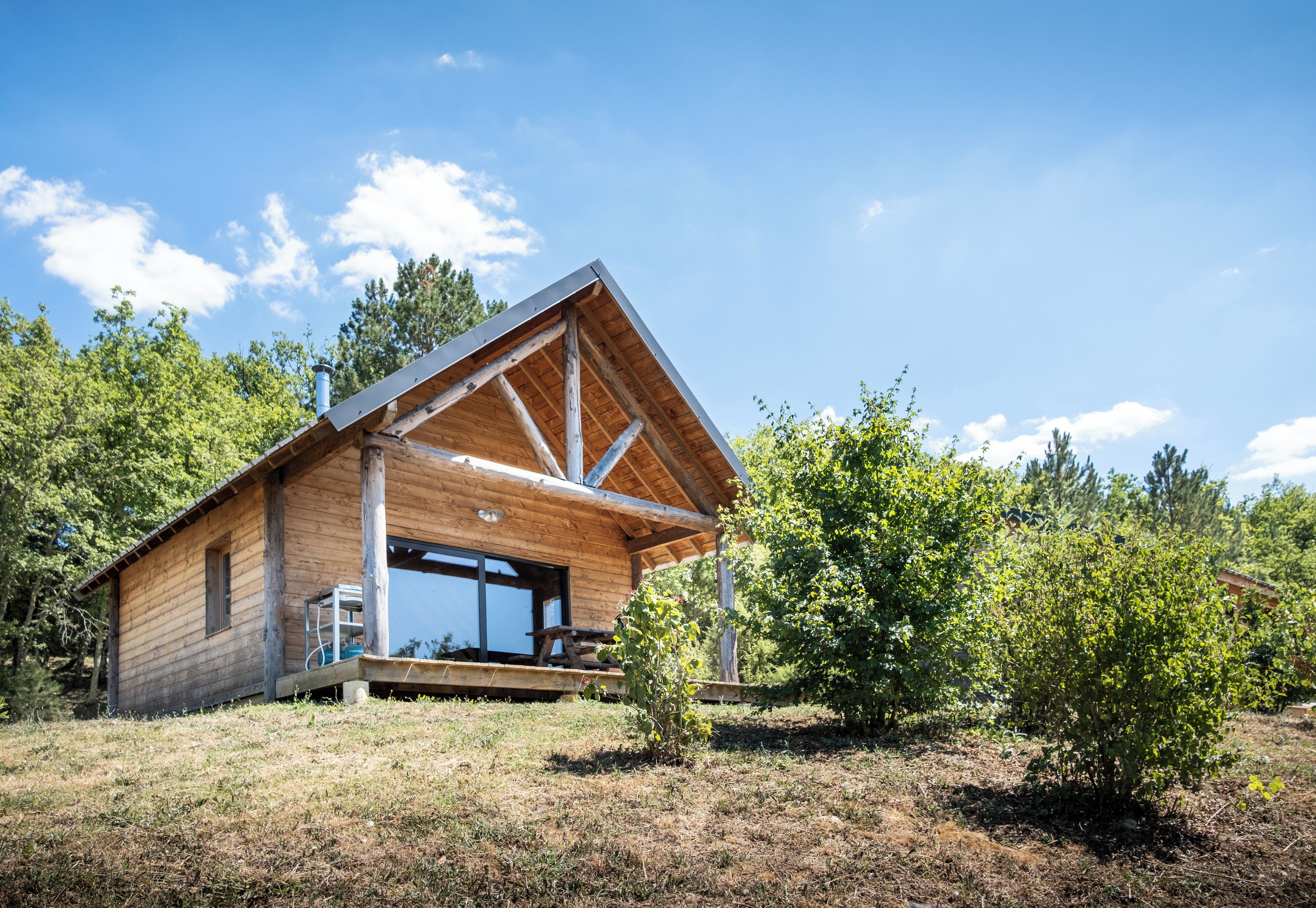 Chalet (Cabane) | Didekorasi berbeda-beda dan dilengkapi dengan perabotan berbeda-beda