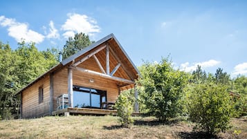 Chalet (Cabane) | Didekorasi berbeda-beda dan dilengkapi dengan perabotan berbeda-beda