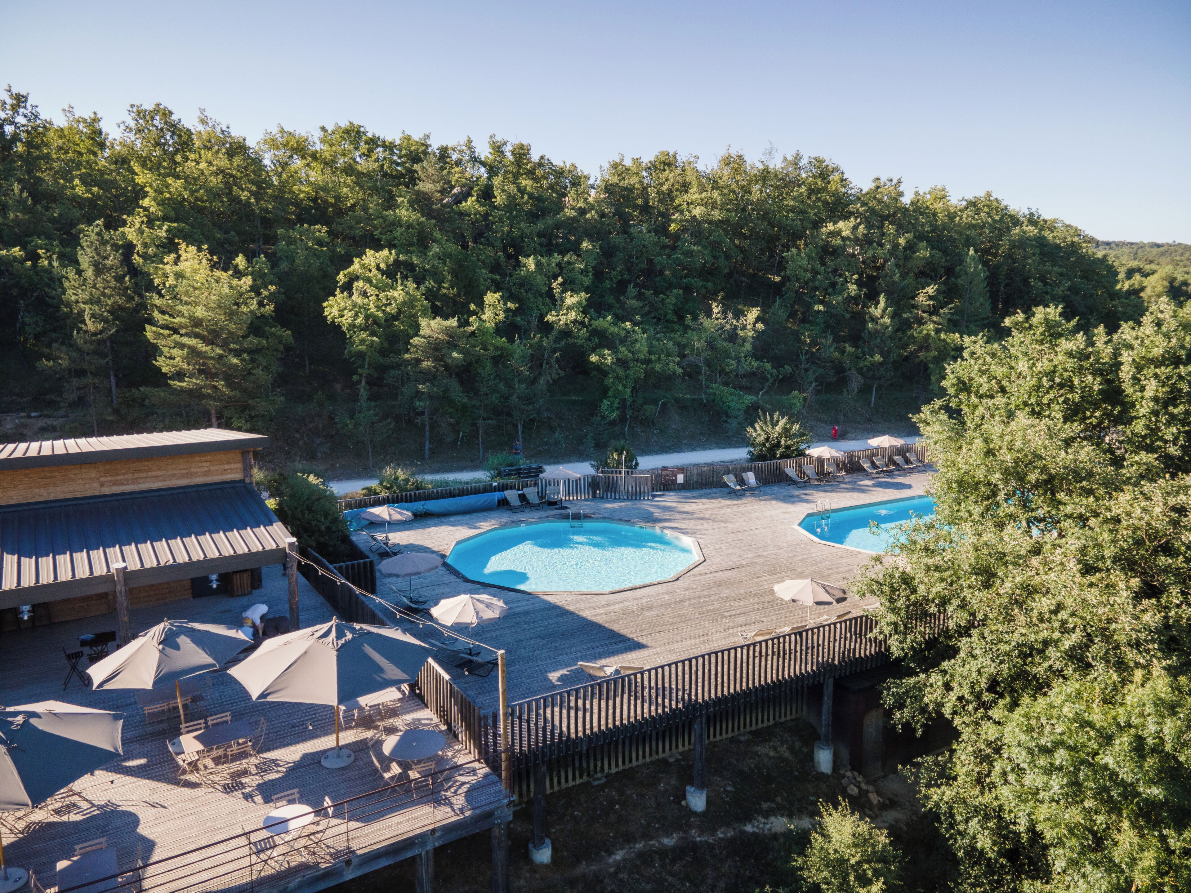 2 個室外泳池；泳池傘、躺椅