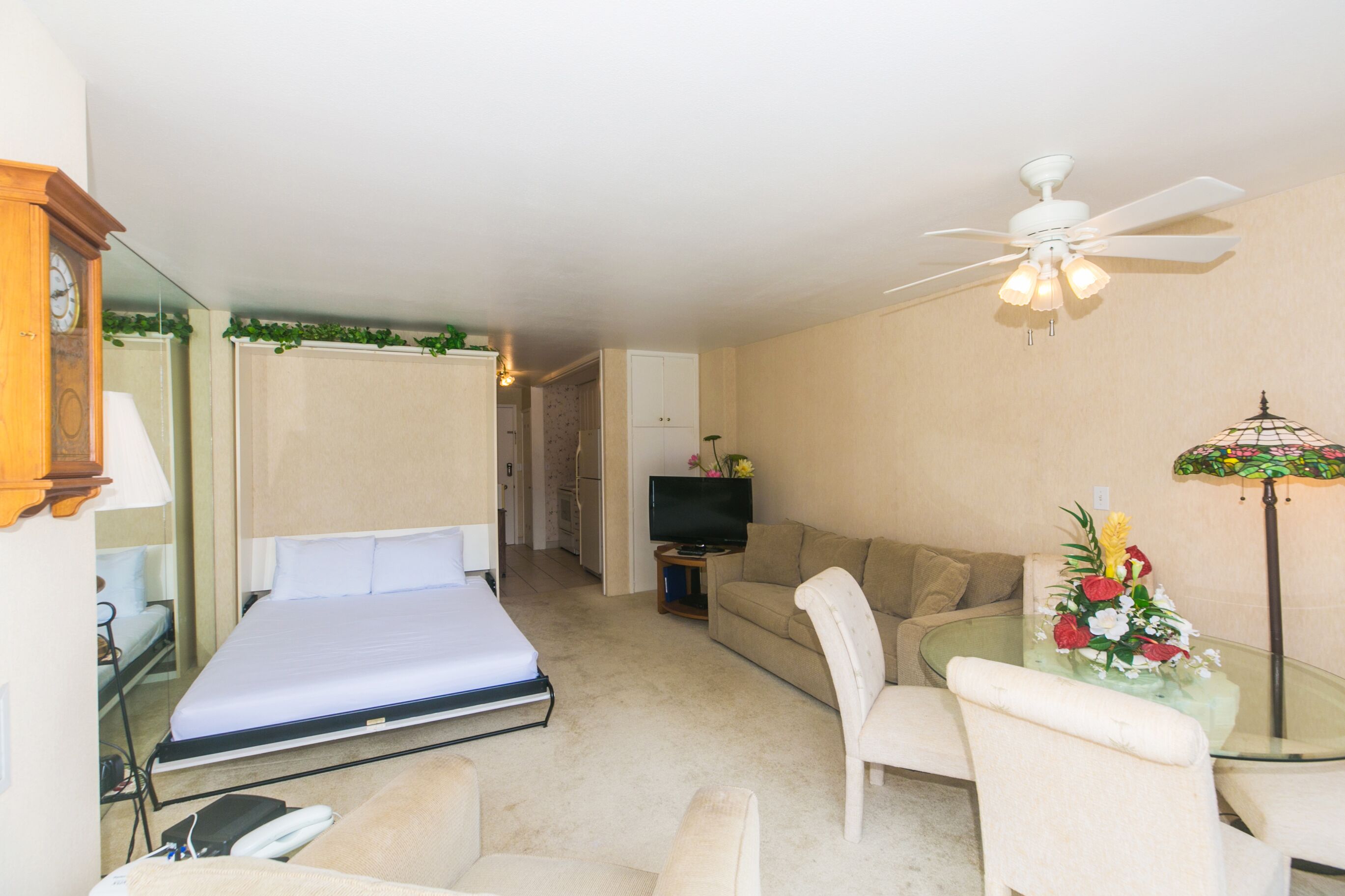 1 slaapkamer, een strijkplank/strijkijzer, gratis wifi, beddengoed