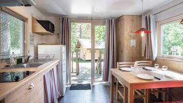 Roulotte | Coin séjour | Baby-foot, table de tennis de table