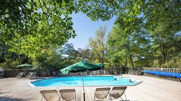 Piscine extérieure (ouverte en saison), piscine chauffée