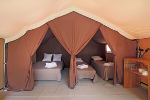 Tent - Huttopia Le Moulin (Saint-Julien-de-Peyrolas)
