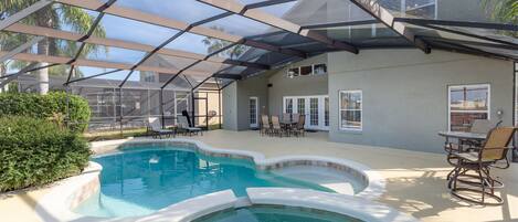 Casa, 6 habitaciones (6.5 Bathrooms) | Bañera de hidromasaje privada