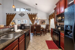 House, 6 Bedrooms (6.5 Bathrooms) | Private kitchen | Full-size fridge, microwave, oven, stovetop