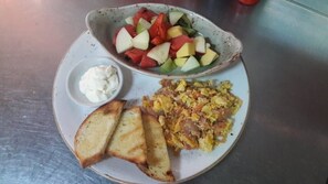 Free daily continental breakfast