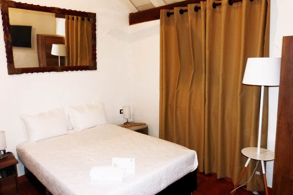 India Catalina | In-room safe, free WiFi