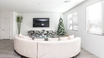 Télévision, cheminée