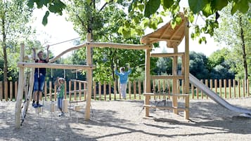 Children’s play area – outdoor