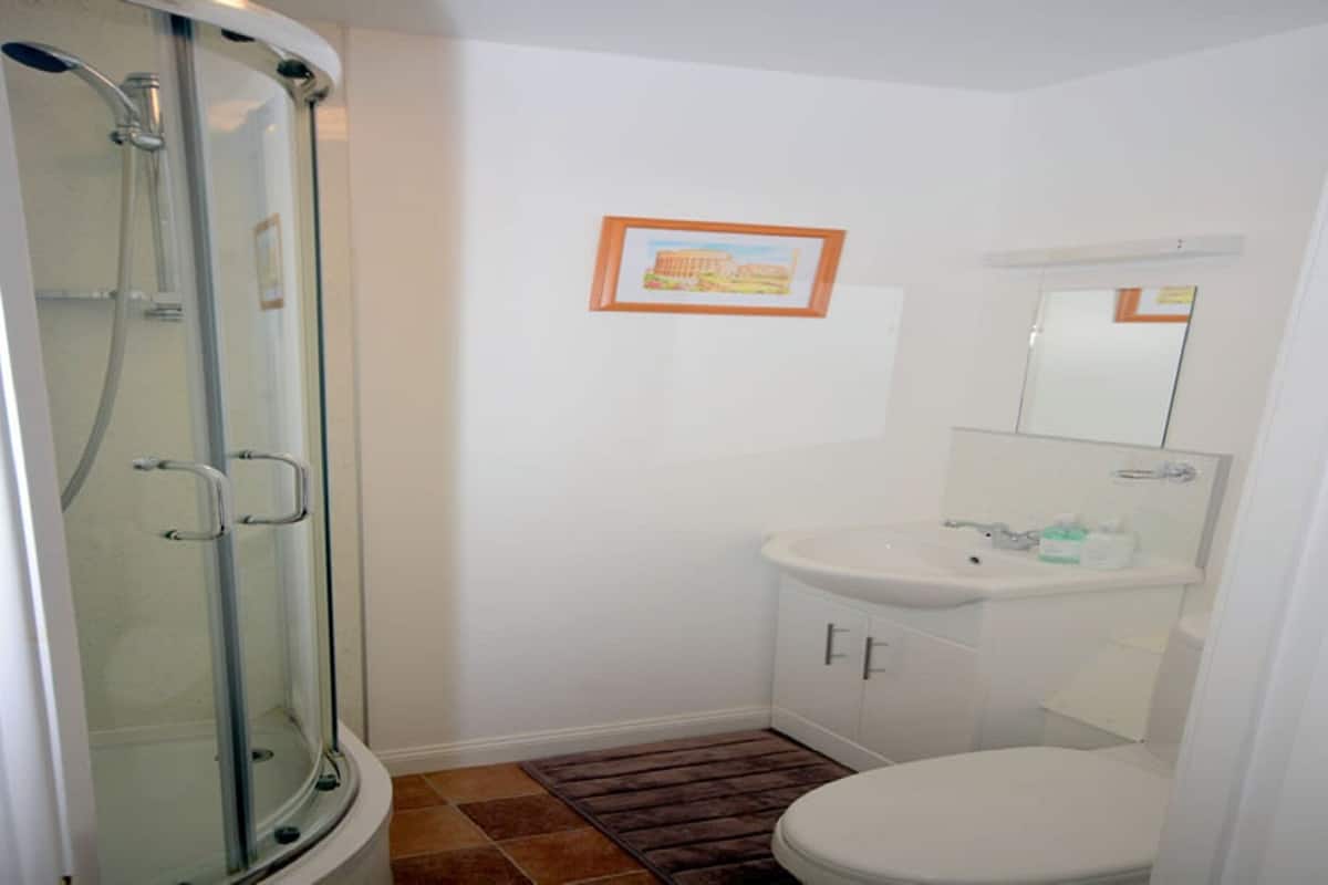 Classic Triple Room, Ensuite (Family Room) | Bathroom