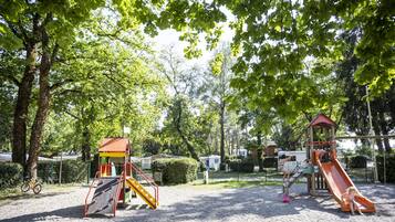 Children’s play area – outdoor