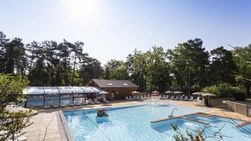 Piscine couverte, piscine extérieure