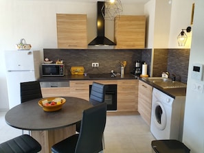 Fridge, microwave, oven, dishwasher
