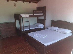 Habitación cuádruple económica | Wifi gratis