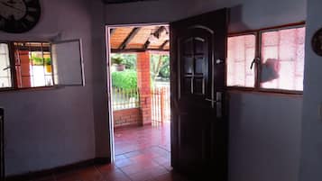 Entrada al alojamiento