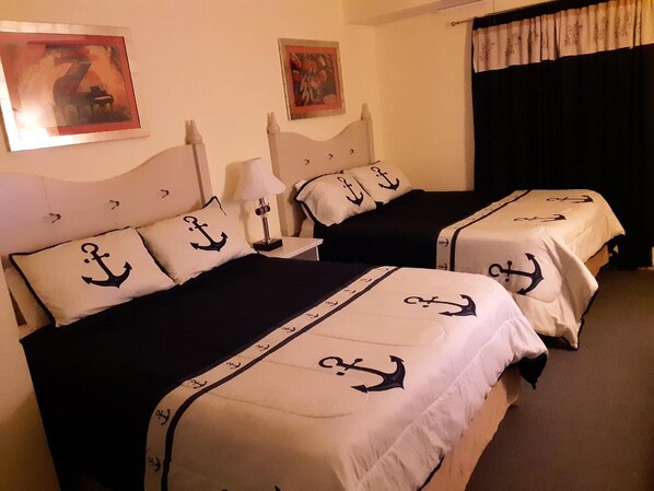 1 habitación, tabla de planchar con plancha, wifi y ropa de cama 