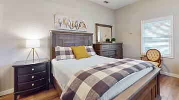 1 bedroom, iron/ironing board, Internet, bed sheets