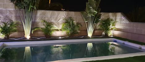 Piscine extérieure, piscine chauffée