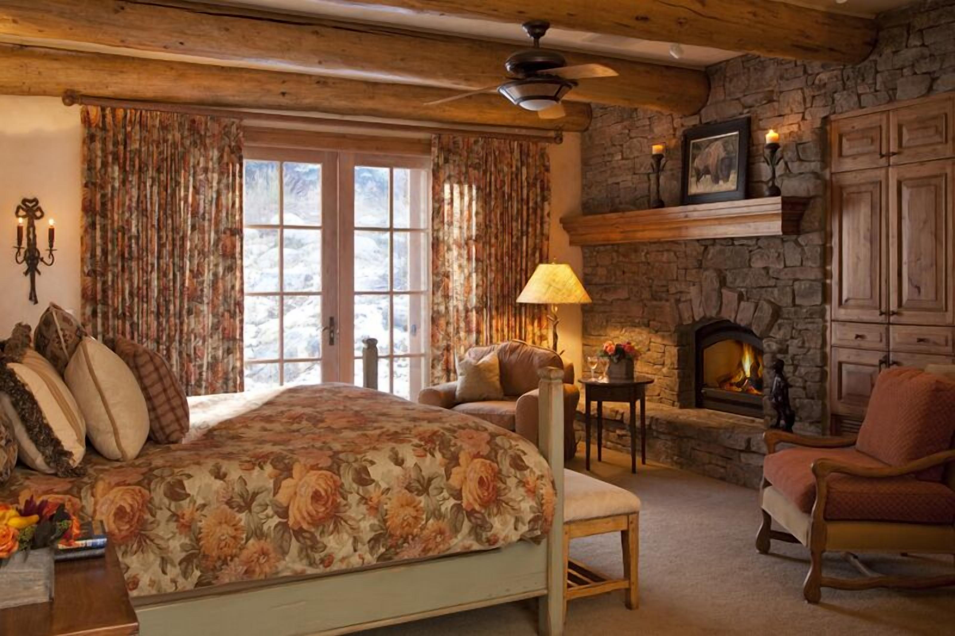 5 dormitoris, planxa i posts de planxar, wifi gratuïta i roba de llit 