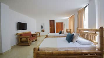 Habitación cuádruple estándar | Escritorio y wifi gratis