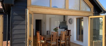 A modern luxury bungalow with an amazing hot tub located in a rural part of Kent