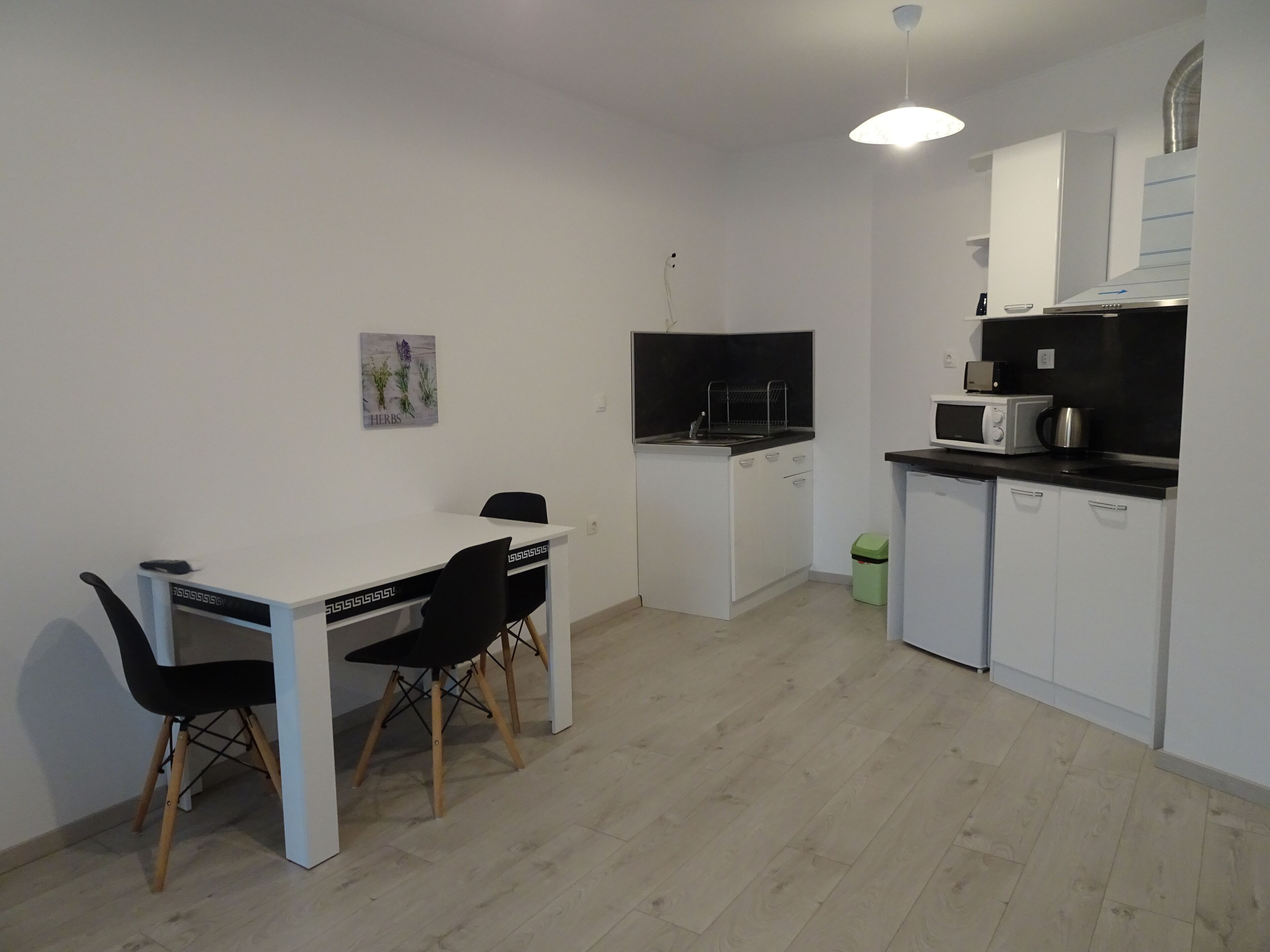 Apartment | Living room | 75-cm LED TV with cable channels, TV