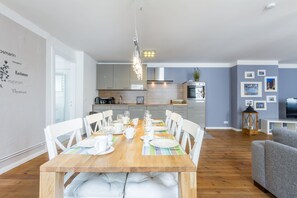 Dining - Exclusive backyard loft, quiet, in HH-Uhlenhorst, car parkling space possible (Hamburg)