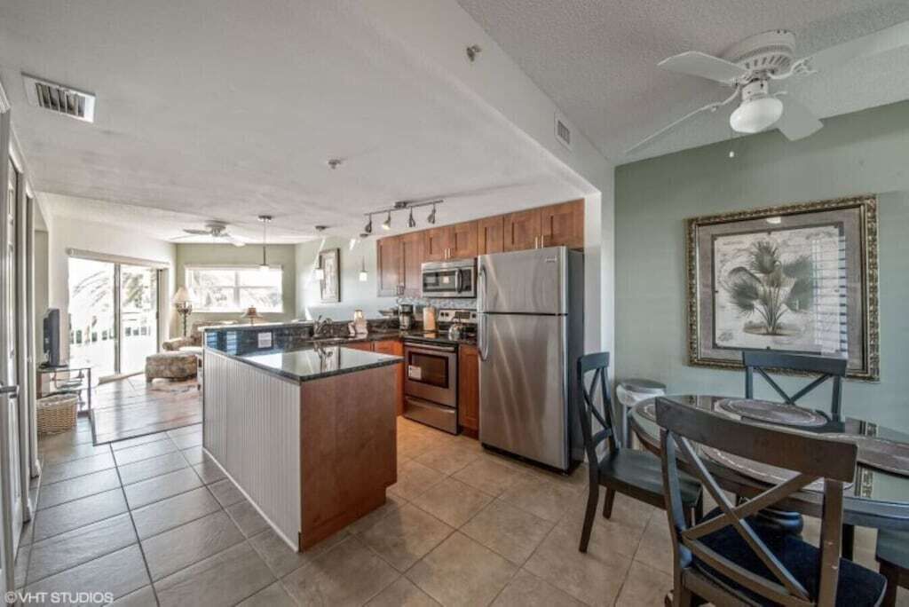 Waterfront 2 Bed 2Bath Condo on 2nd Floor!
