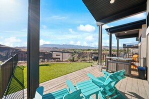 Shocking View Stacker #9 | Terrace/patio