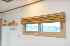Soundproofing, free WiFi - Daejeong Pension (Seogwipo)