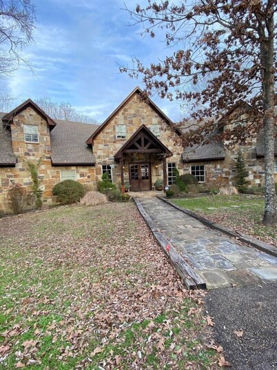The Big Pasture Lodge - An Elegant Escape in the Woods of East Texas