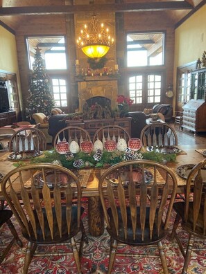 Dining - The Big Pasture Lodge  -   An Elegant Escape in the Woods of East Texas (Mt Vernon)