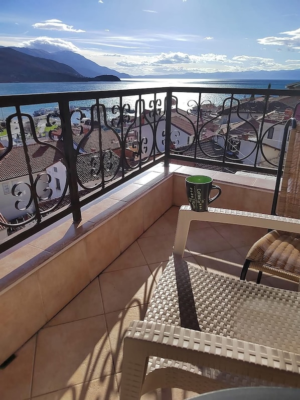 Apartment, 1 Bedroom, Balcony, Lake View | Terrace/patio
