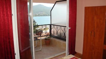 Apartamento, 1 quarto, sacada, vista para o lago | Sacada