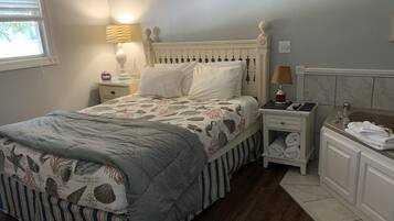 1 bedroom, bed sheets