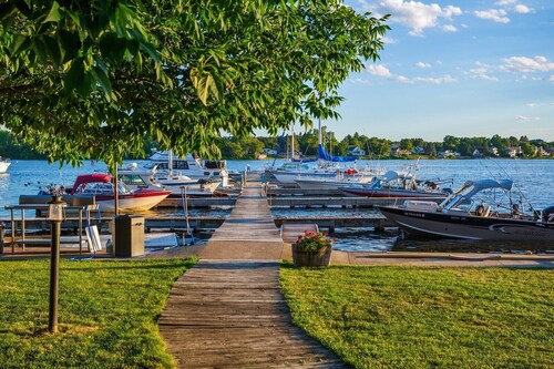 Snug Harbor Inn - Cottage 1A