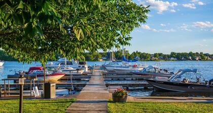 Snug Harbor Inn - Cottage 1A