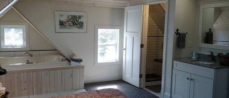 2 bedrooms, iron/ironing board, Internet, bed sheets