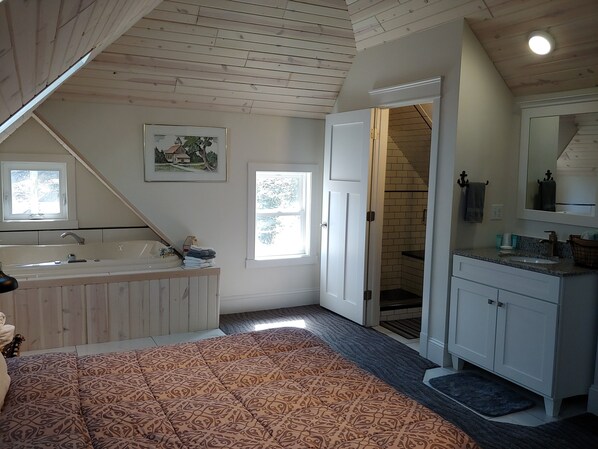 2 bedrooms, iron/ironing board, internet, bed sheets
