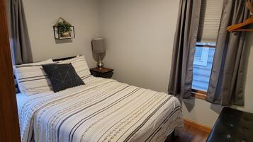 1 bedroom, internet, bed sheets