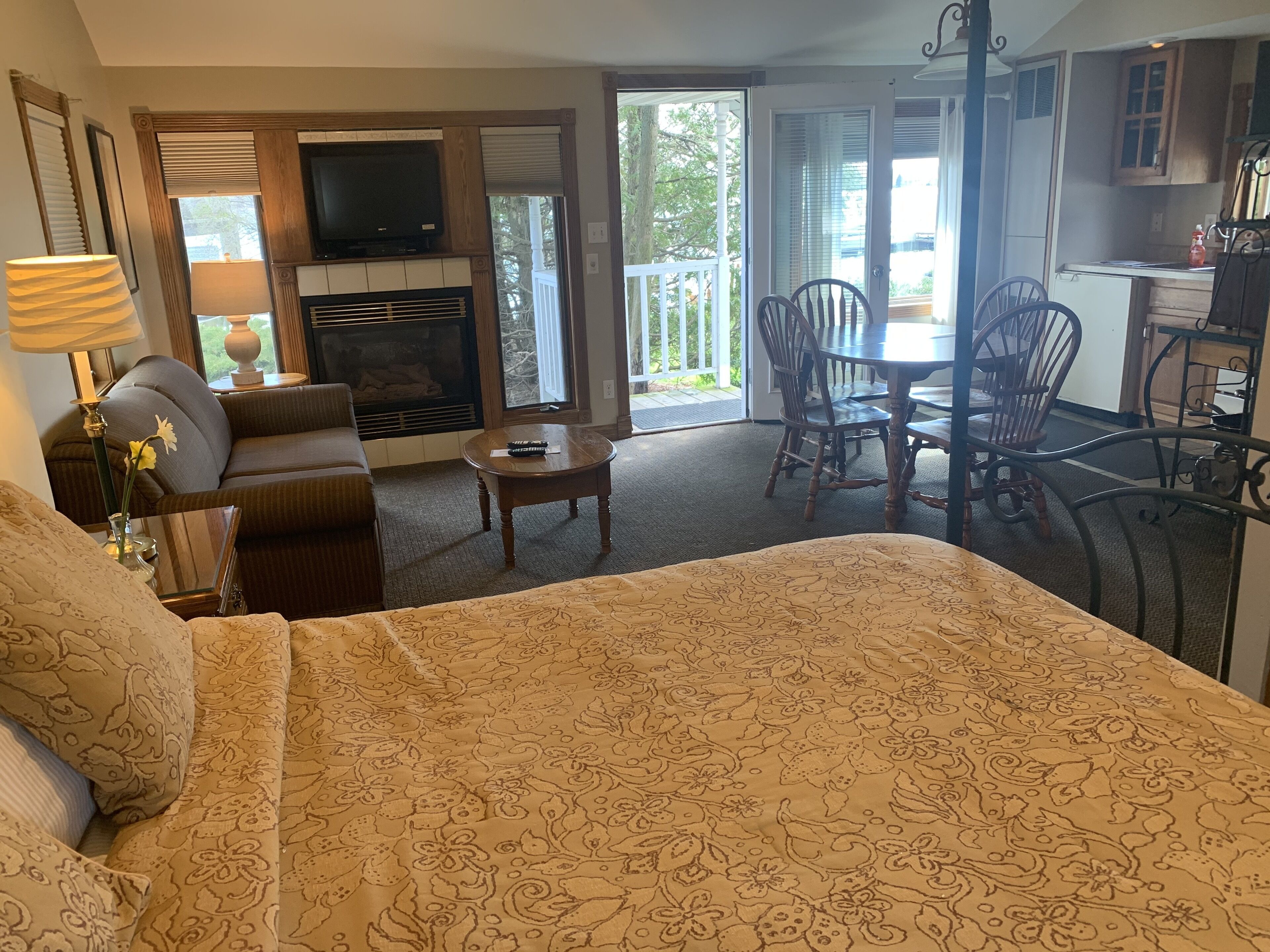 1 bedroom, internet, bed sheets